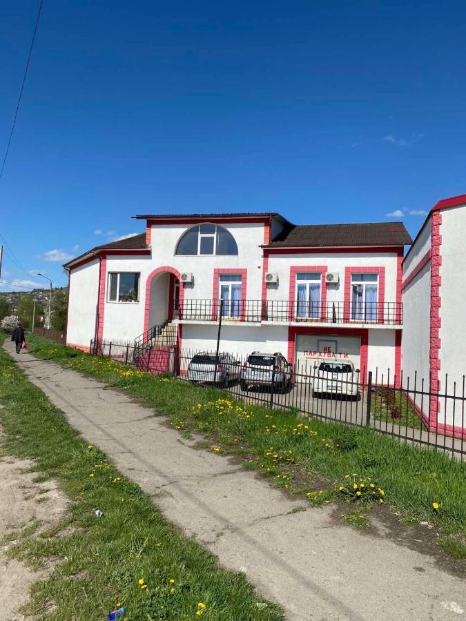 Kalina Motel Chernivtsi Exterior photo