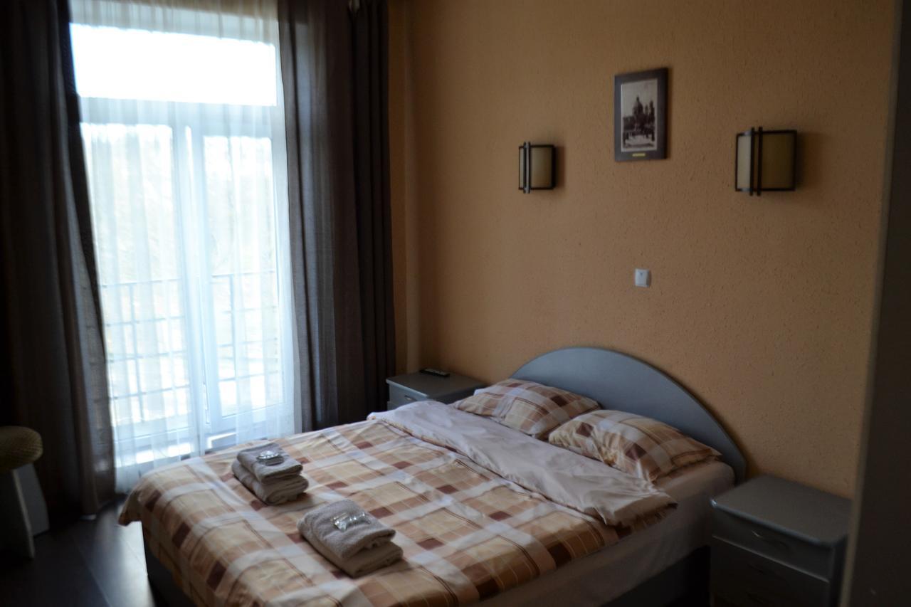 Kalina Motel Chernivtsi Exterior photo