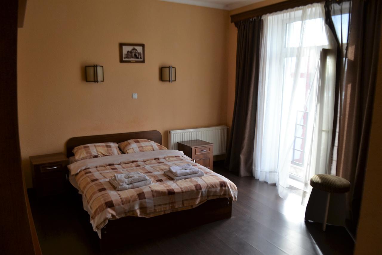 Kalina Motel Chernivtsi Exterior photo