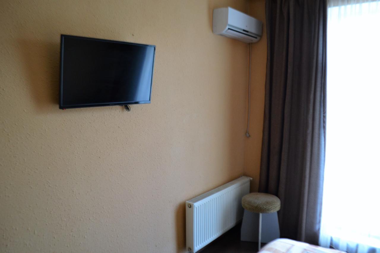Kalina Motel Chernivtsi Exterior photo
